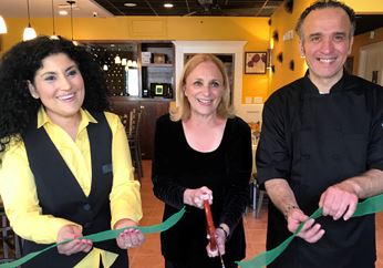 Paolo  Ristorante ribbon cutting