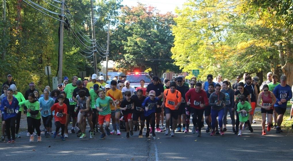 Road Race Pic- Start of race - Town Website